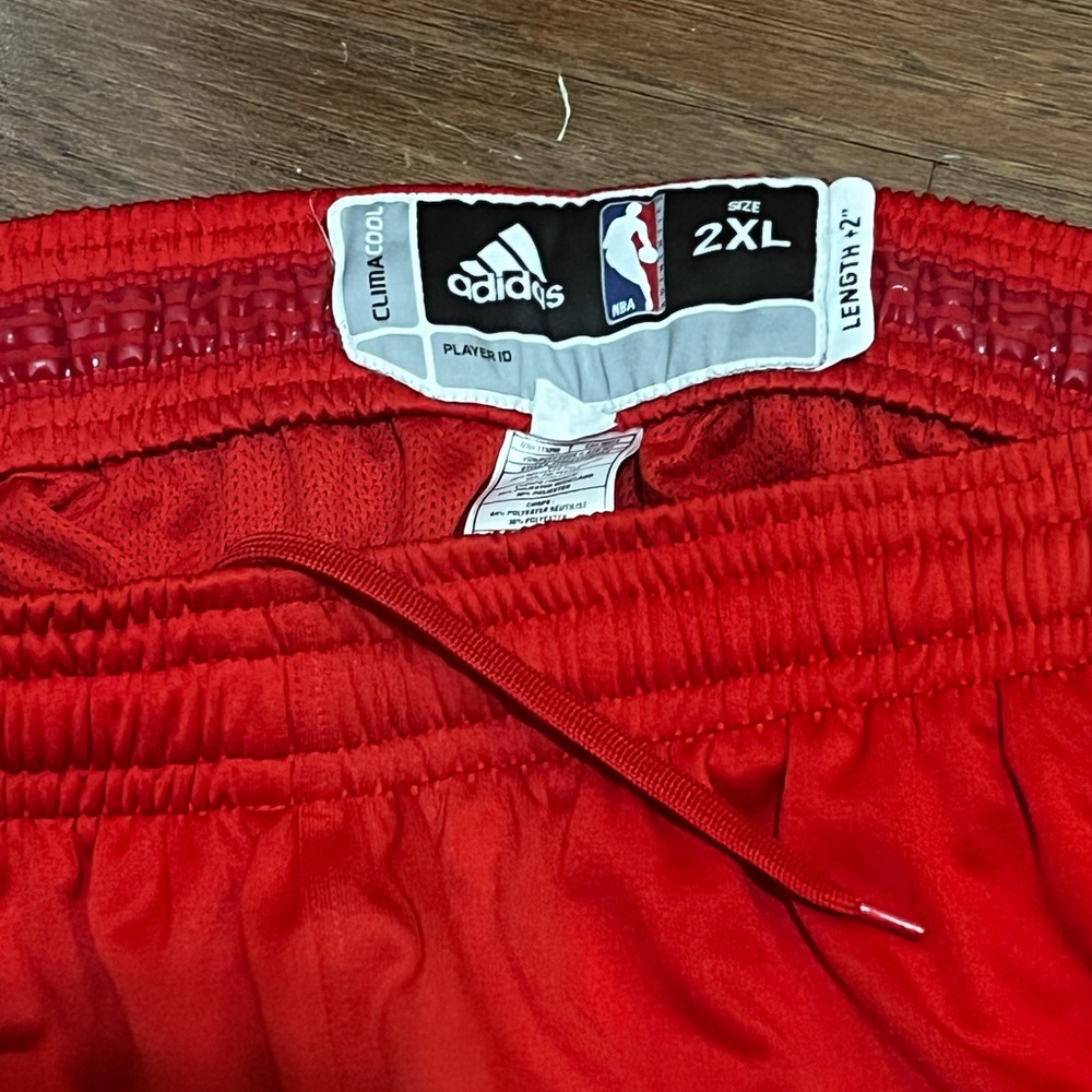 Authentic Adidas HOUSTON ROCKETS NBA shorts size XXL (2+ length)